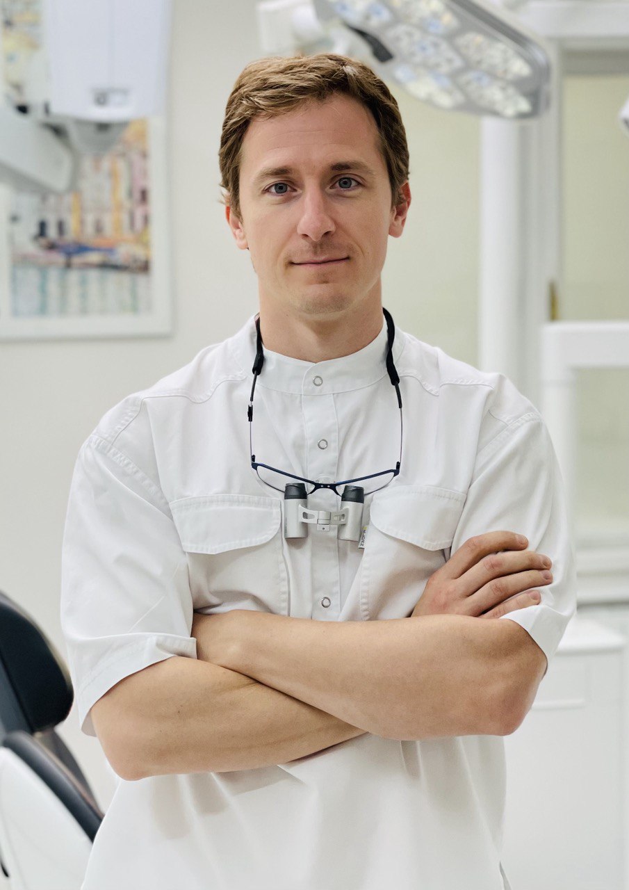 Dr. Michal Kosteniuk Maxillofacial surgeon-implantologist